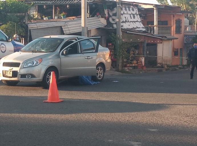 Intenta huir de un salto y arrolla a abuelito en Izúcar de Matamoros